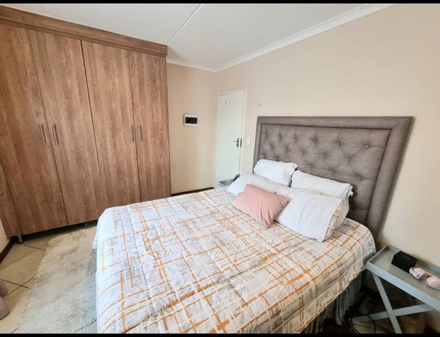 2 BEDROOM APARTMENT FOR SALE IN NOORDWYK